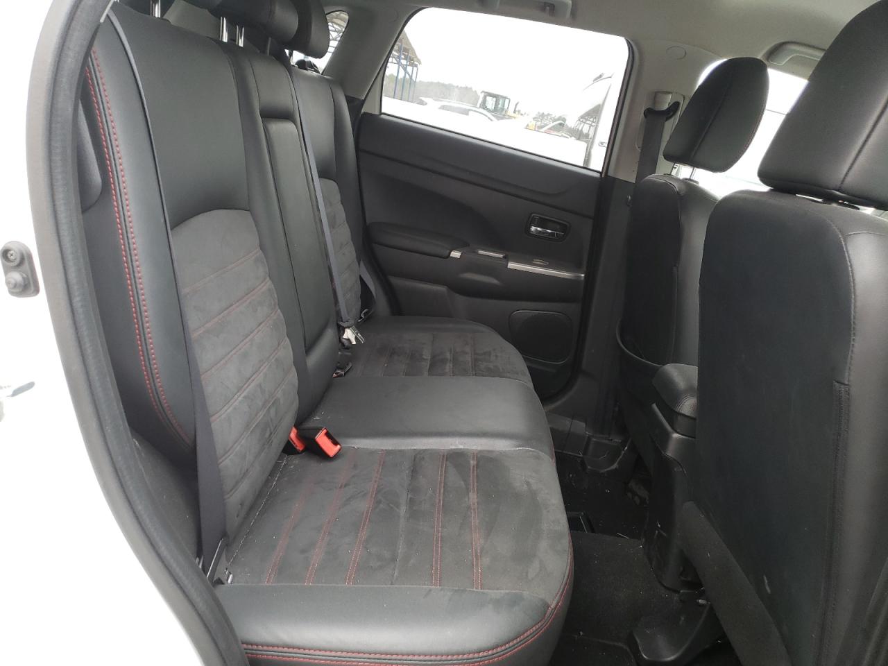 Photo 6 from auction – 2019 MITSUBISHI OUTLANDER with VIN JA4AP4AW6KU015814