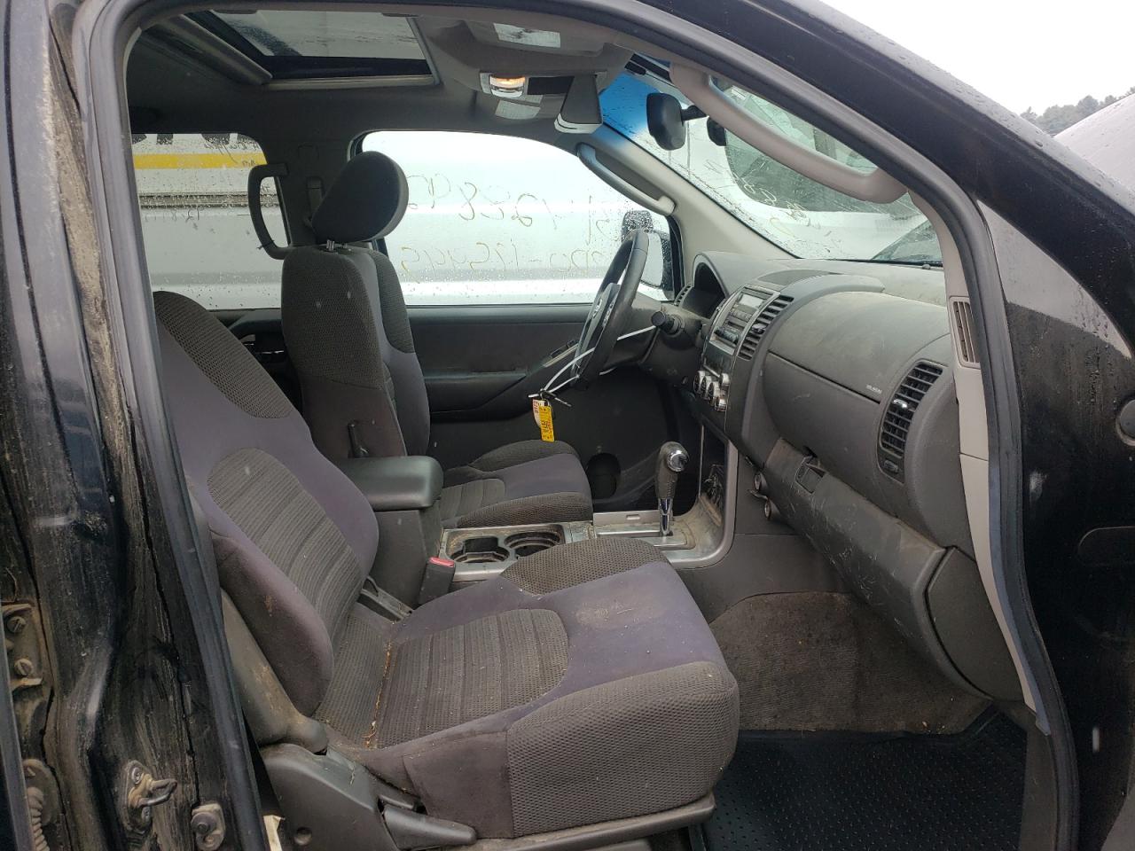 Photo 5 from auction – 2005 NISSAN PATHFINDER with VIN 5N1AR18W65C741182