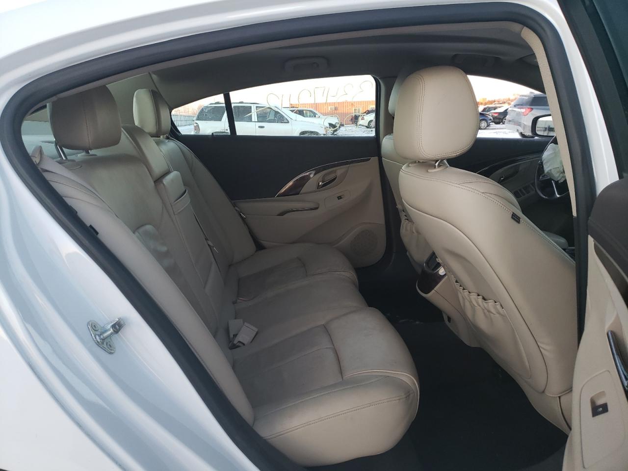 Photo 6 from auction – 2016 BUICK LACROSSE with VIN 1G4GB5G37GF158716