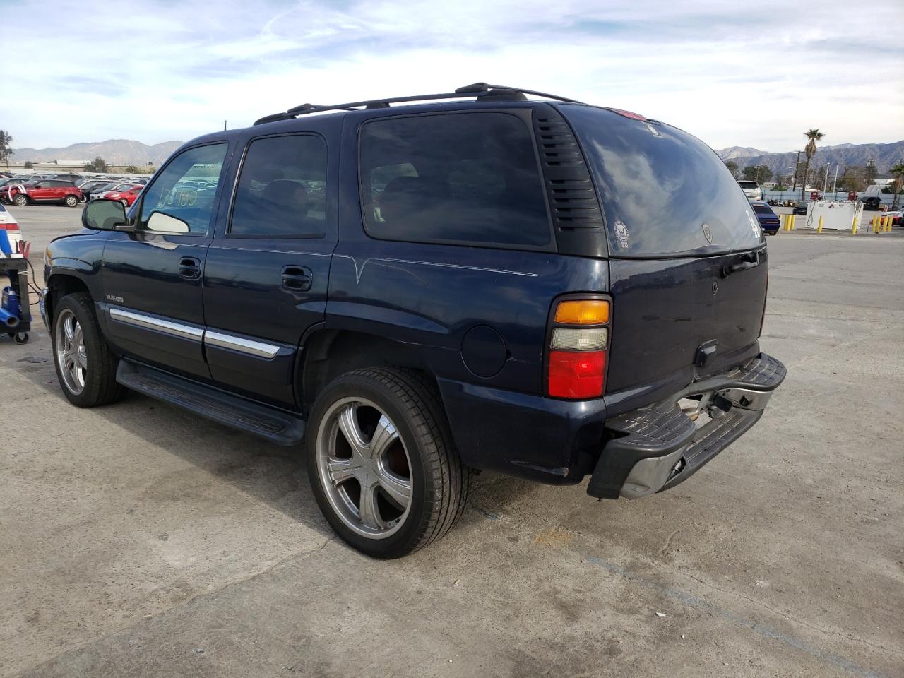 Photo 3 from auction – 2005 GMC YUKON with VIN 1GKEC13TX5R223095