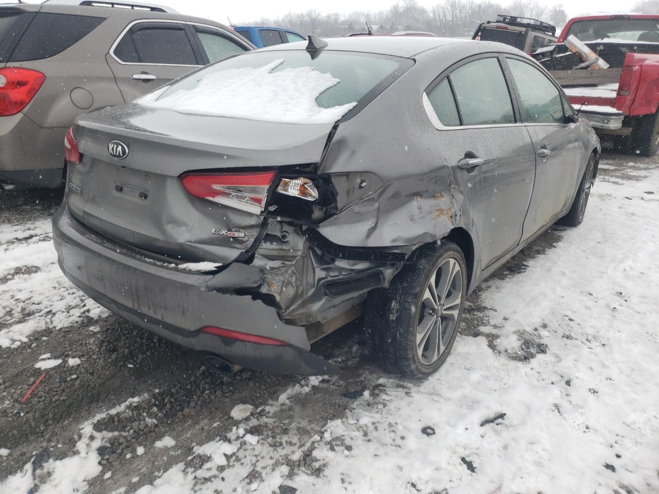 Photo 4 from auction – 2015 KIA FORTE EX with VIN KNAFZ4A83F5342496