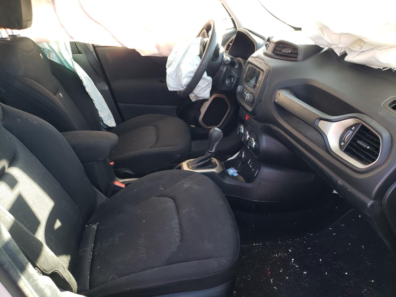 Photo 5 from auction – 2017 JEEP RENEGADE S with VIN ZACCJBAB4HPG01052