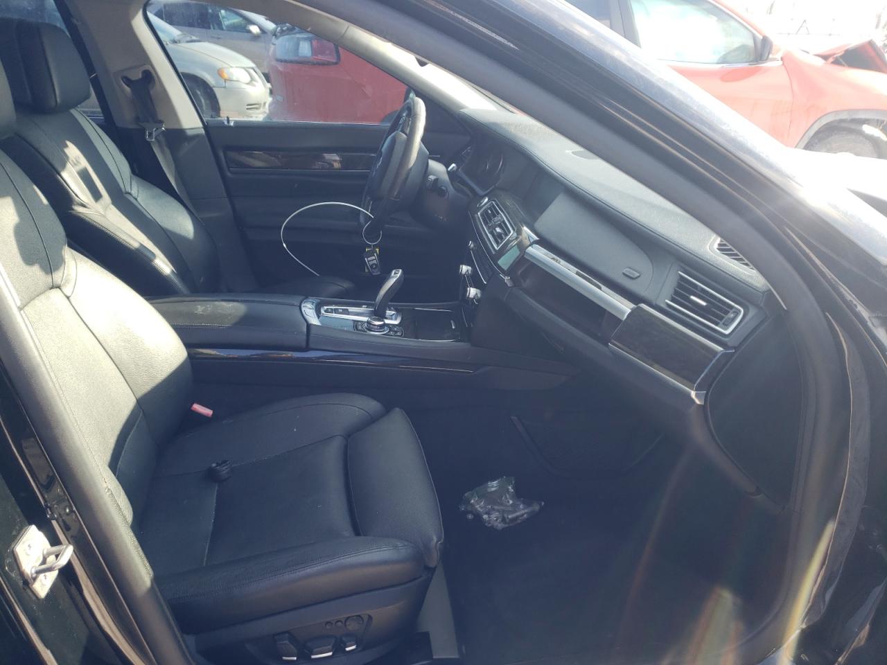 Photo 5 from auction – 2012 BMW 740 I with VIN WBAKA4C54CC613355