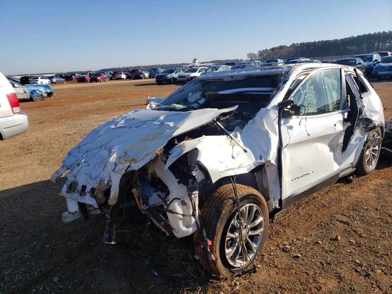 Photo 2 from auction – 2020 JEEP CHEROKEE L with VIN 1C4PJLLB4LD581719