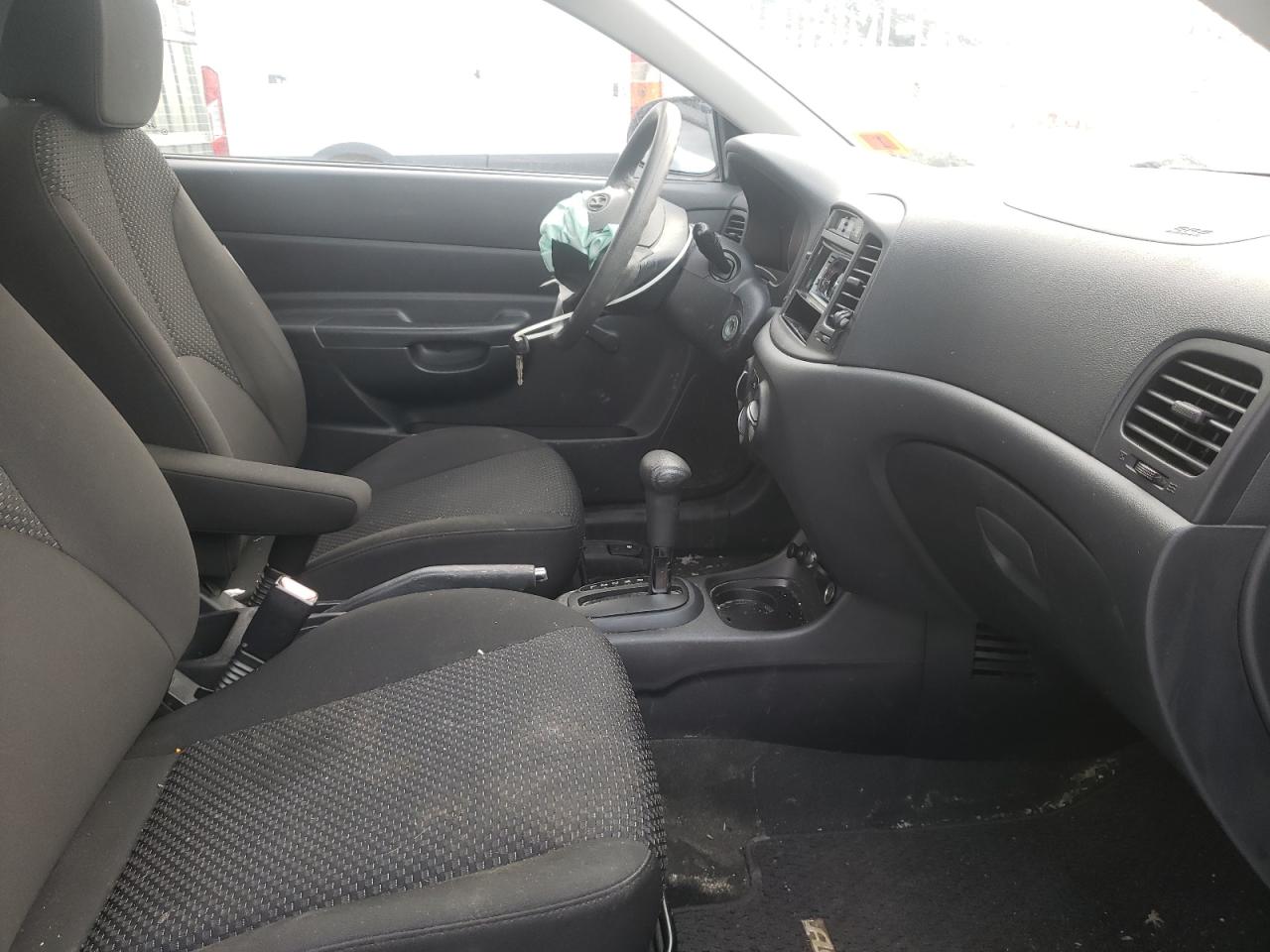 Photo 5 from auction – 2010 HYUNDAI ACCENT BLU with VIN KMHCM3AC1AU181420
