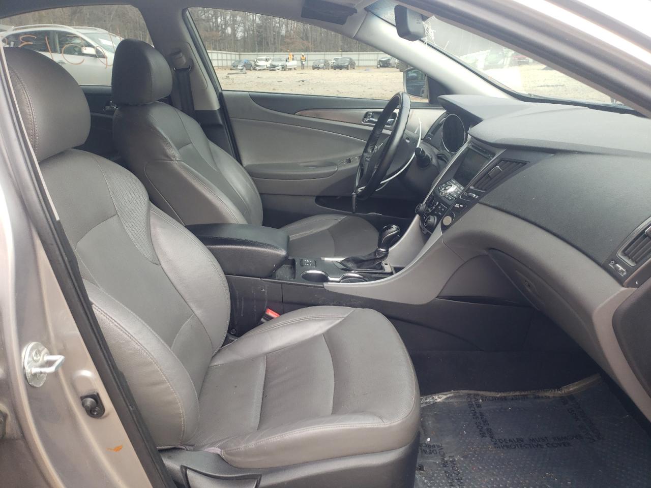 Photo 5 from auction – 2013 HYUNDAI SONATA HYB with VIN KMHEC4A49DA049716