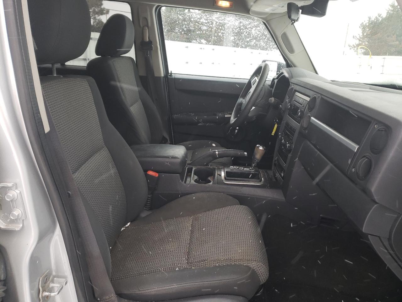 Photo 5 from auction – 2009 JEEP COMMANDER with VIN 1J8HG48K29C515971