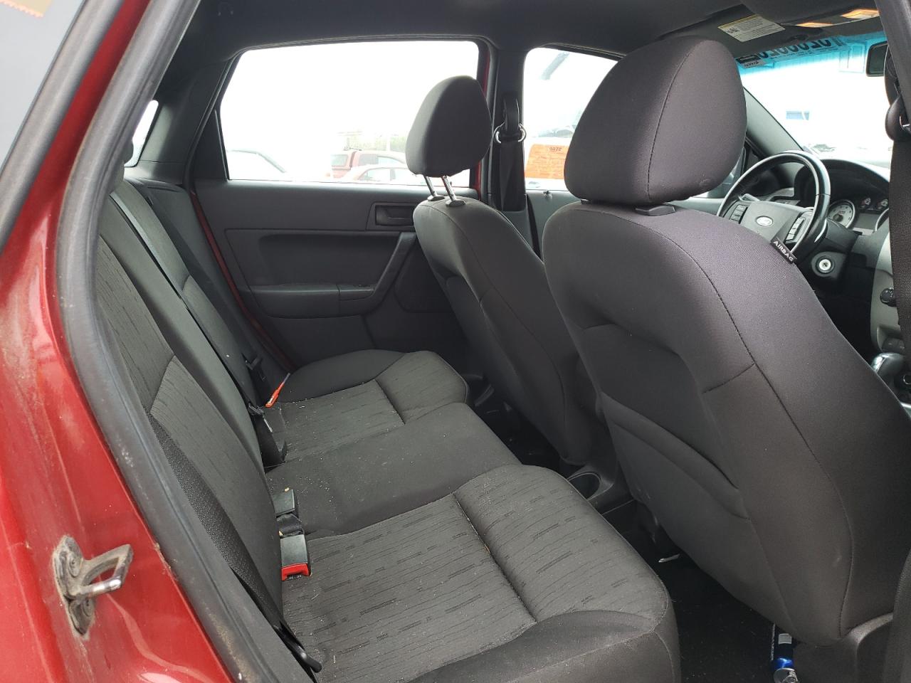 Photo 6 from auction – 2011 FORD FOCUS SE with VIN 1FAHP3FN2BW109732