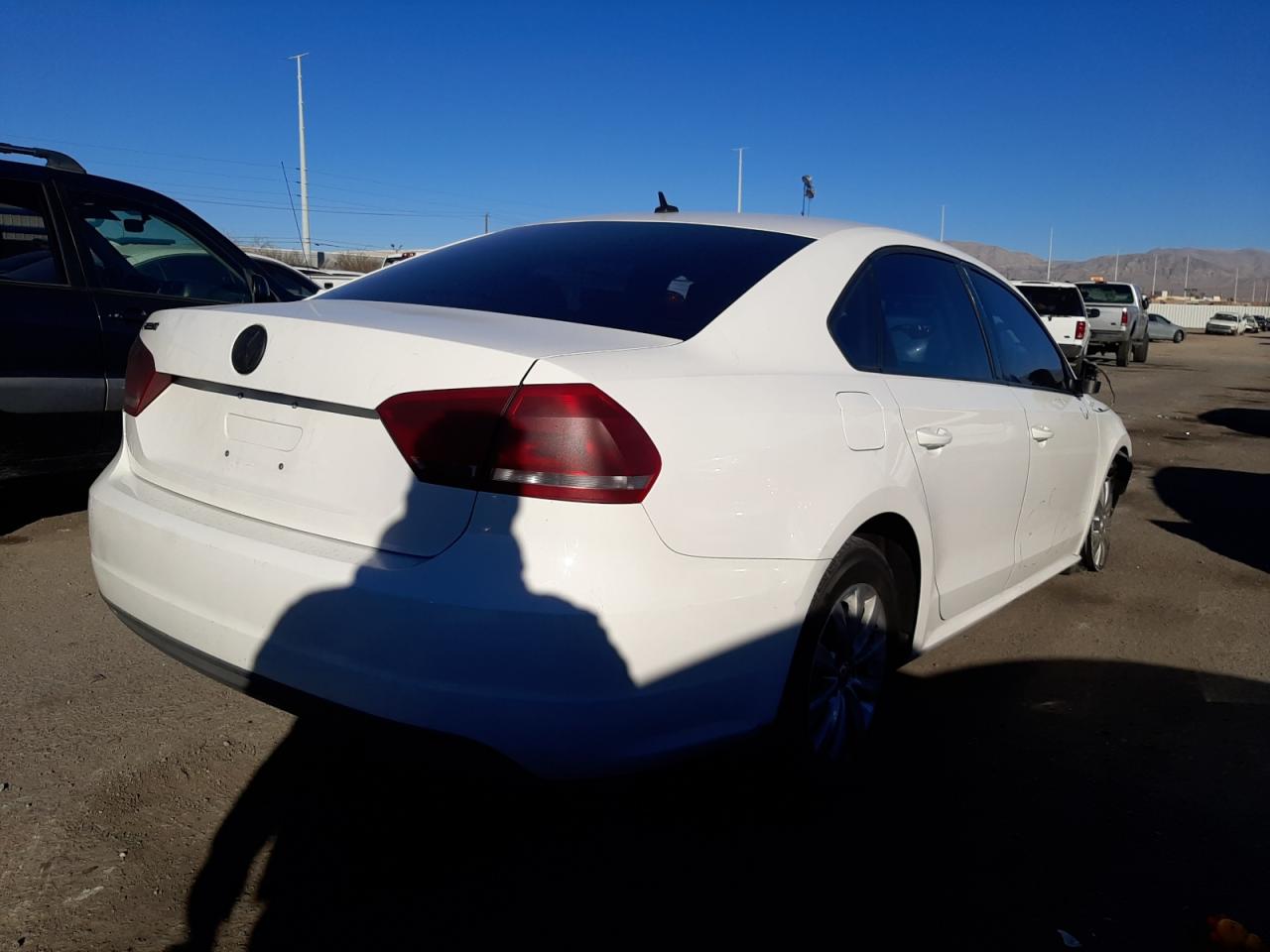 Photo 4 from auction – 2013 VOLKSWAGEN PASSAT S with VIN 1VWAP7A37DC103418