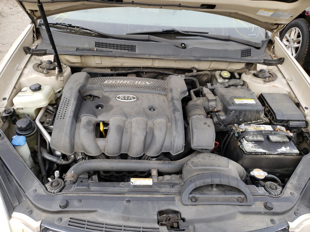 Photo 7 from auction – 2007 KIA OPTIMA LX with VIN KNAGE123775085605