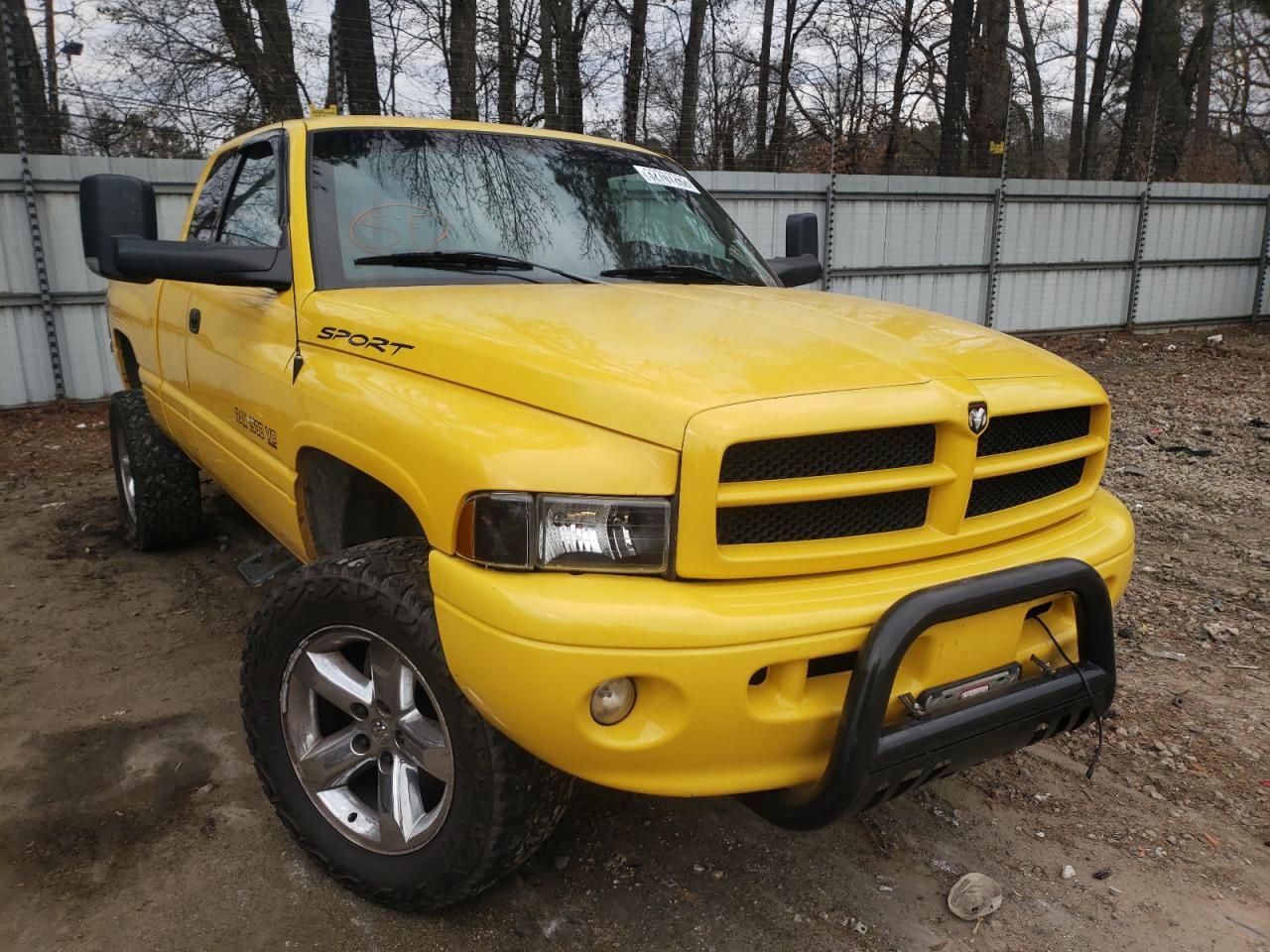 DODGE RAM 1500 2000 with VIN 1B7HF13Z2YJ153051 - Photo from auction