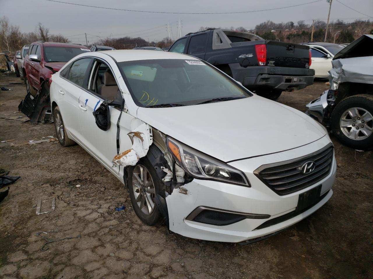 HYUNDAI SONATA SE 2016 with VIN 5NPE24AF2GH397900 - Photo from auction