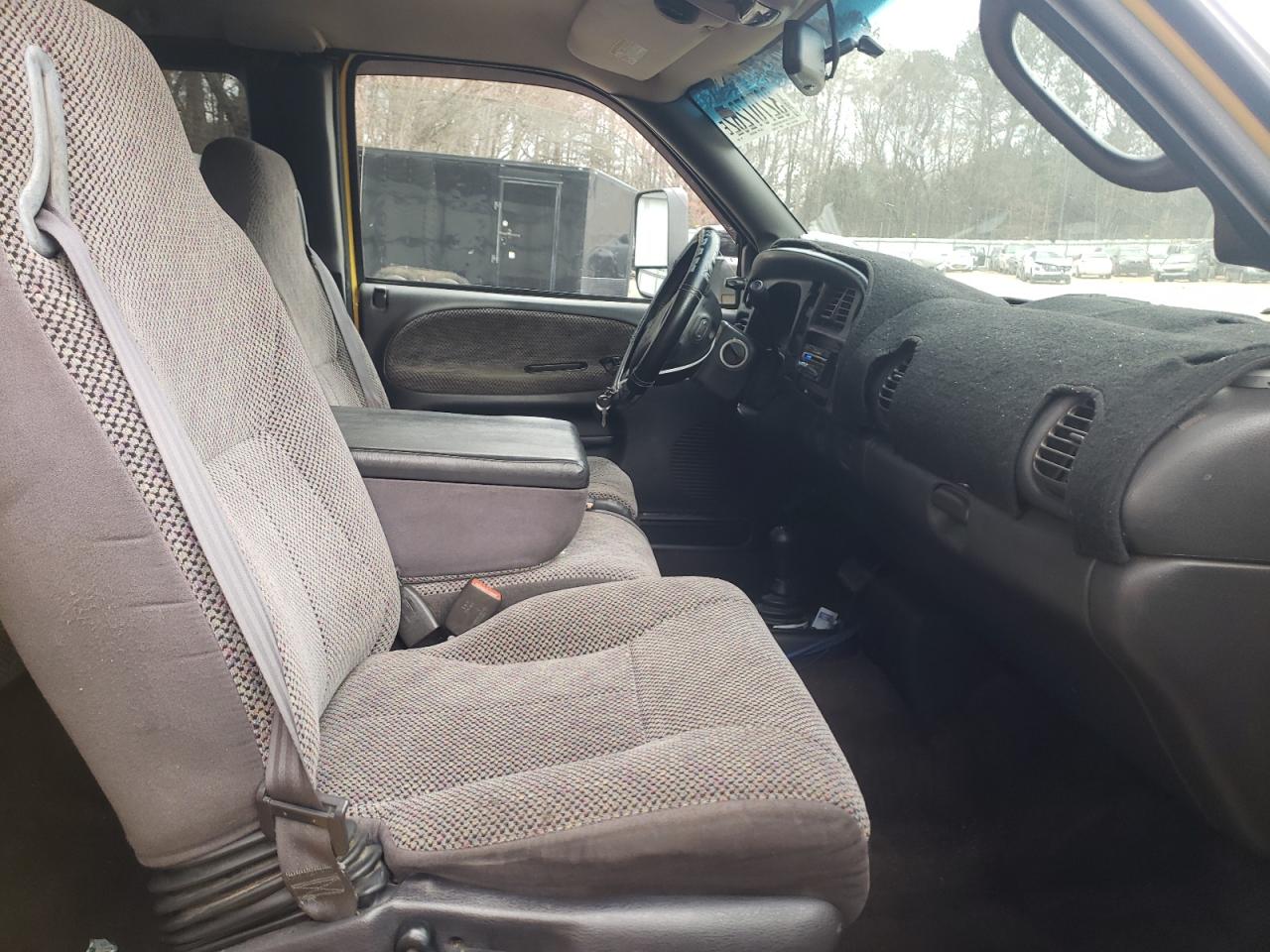 Photo 5 from auction – 2000 DODGE RAM 1500 with VIN 1B7HF13Z2YJ153051