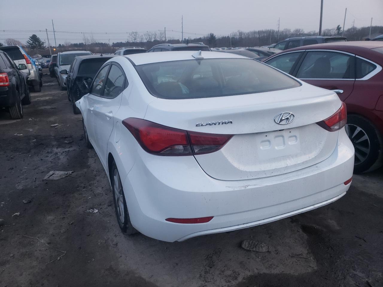 Photo 3 from auction – 2016 HYUNDAI ELANTRA SE with VIN 5NPDH4AE5GH685637