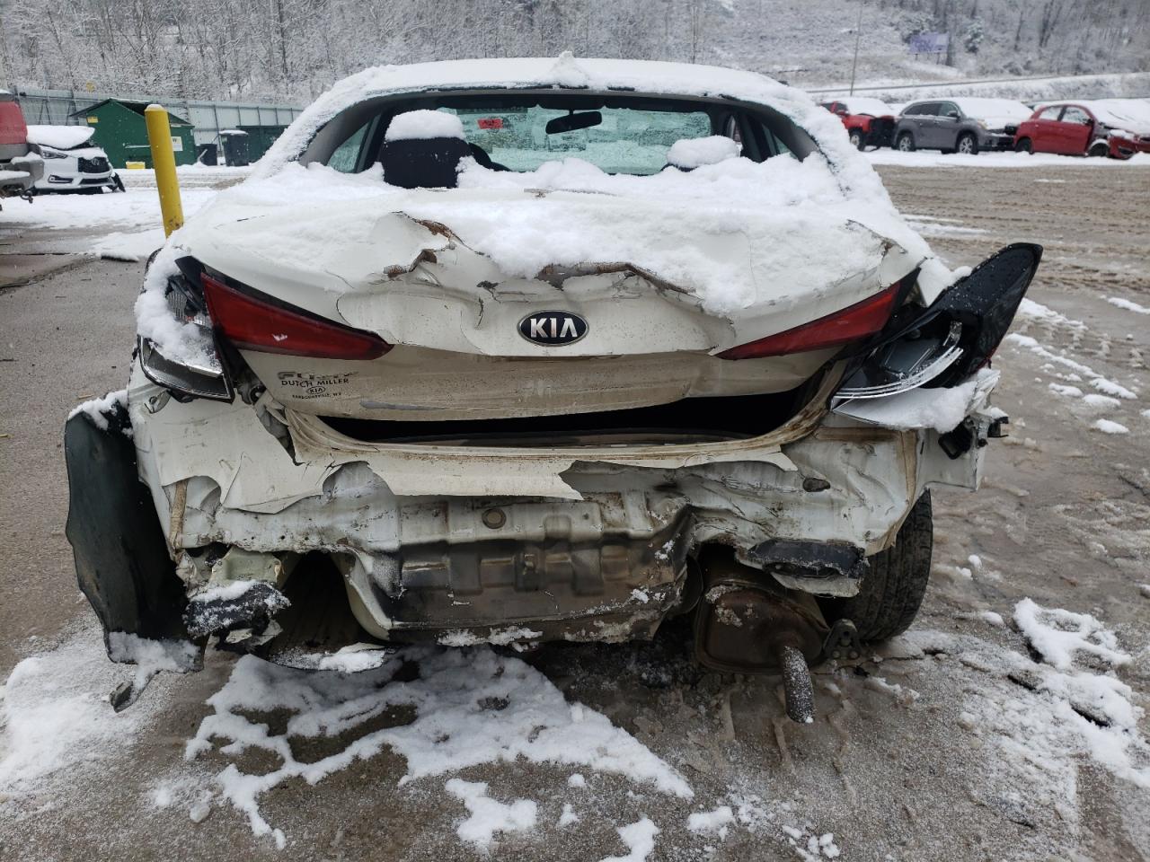Photo 9 from auction – 2017 KIA FORTE with VIN 3KPFK4A76HE086442