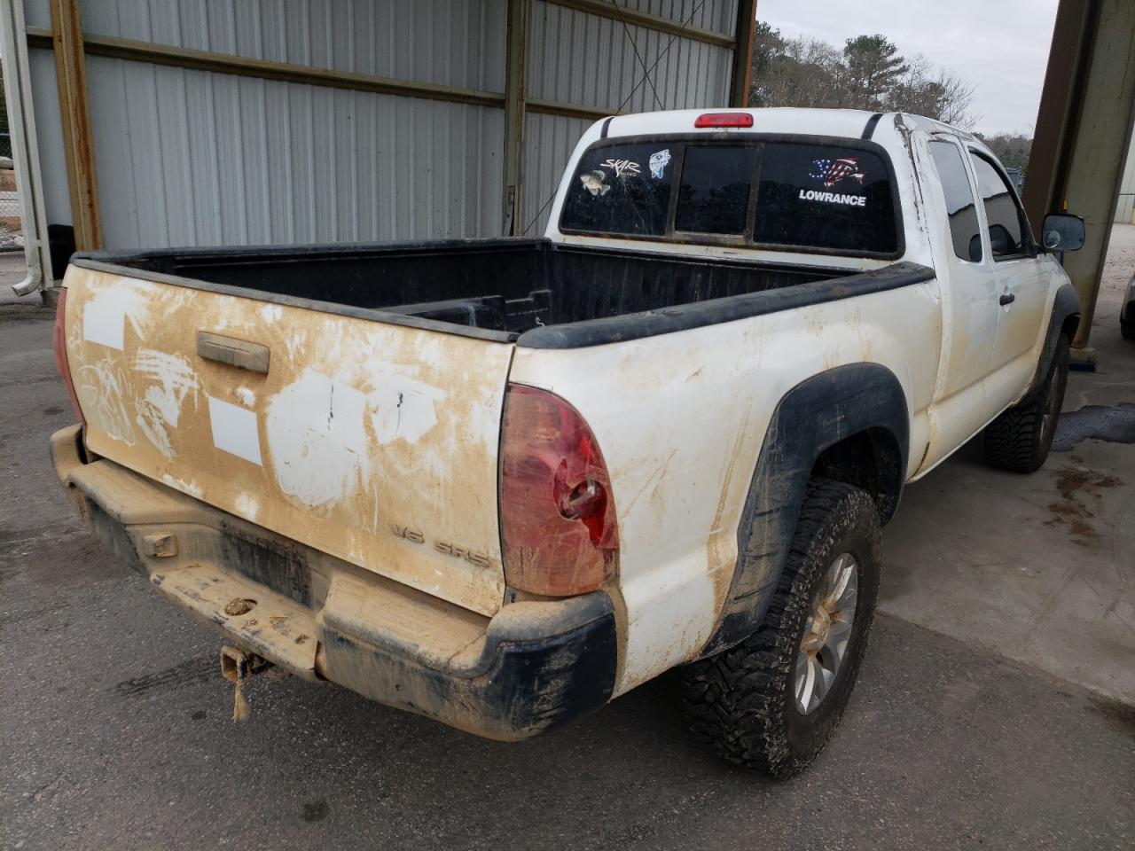 Photo 4 from auction – 2015 TOYOTA TACOMA PRE with VIN 5TFTX4GN1FX048124