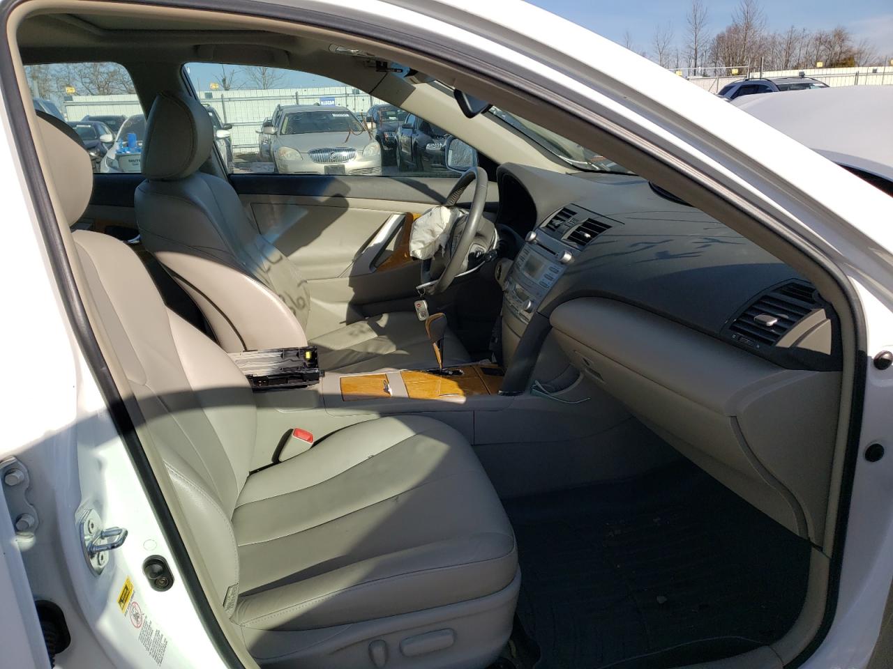 Photo 5 from auction – 2007 TOYOTA CAMRY LE with VIN 4T1BK46K07U511600