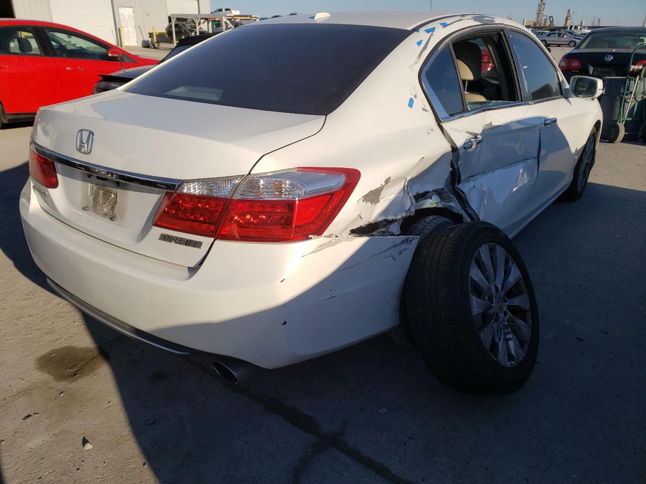 Photo 4 from auction – 2015 HONDA ACCORD EXL with VIN 1HGCR2F81FA232249