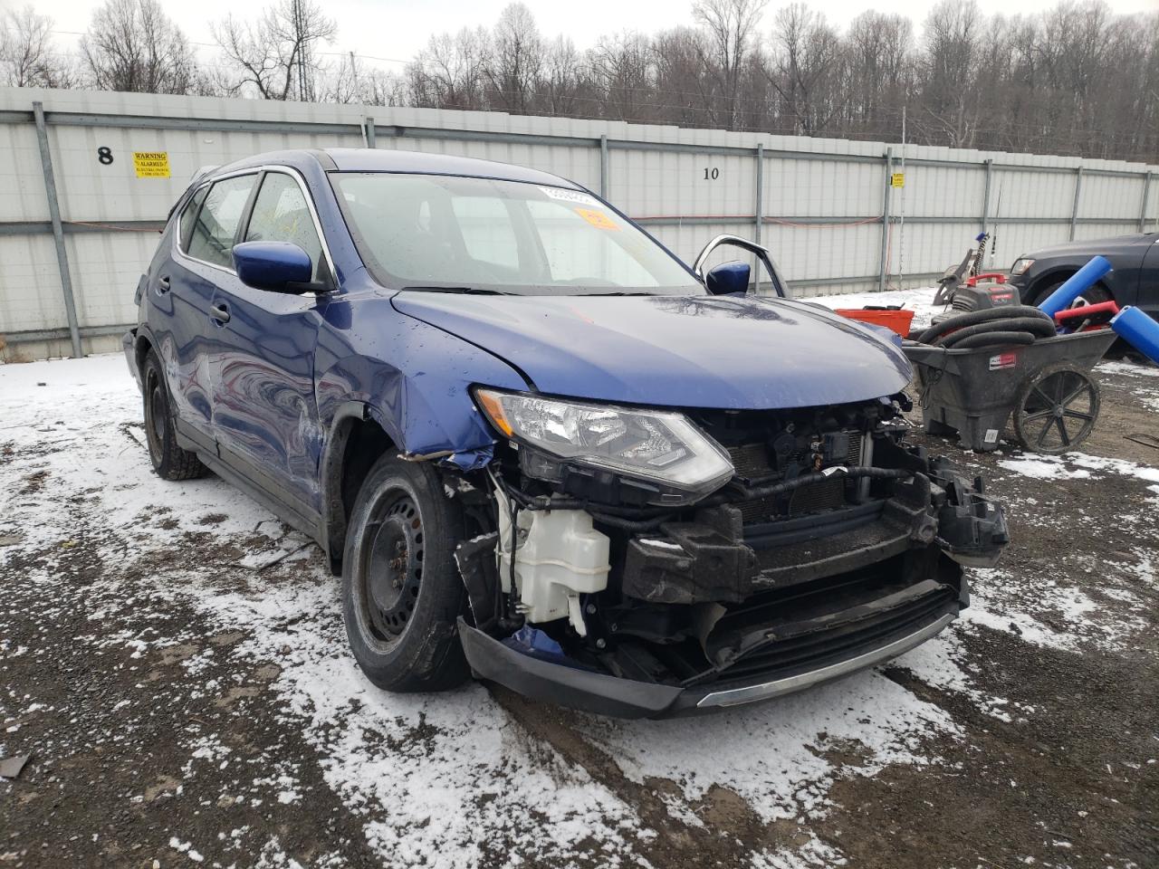 NISSAN ROGUE S 2017 with VIN KNMAT2MV8HP587726 - Photo from auction