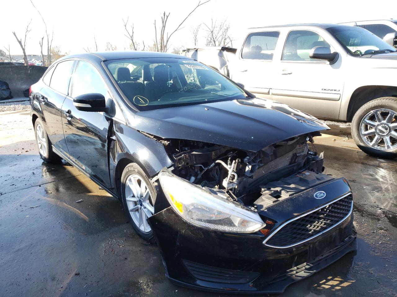 FORD FOCUS SE 2017 مع رقم تعريف المركبة 1FADP3F23HL224001 - صورة من المزاد