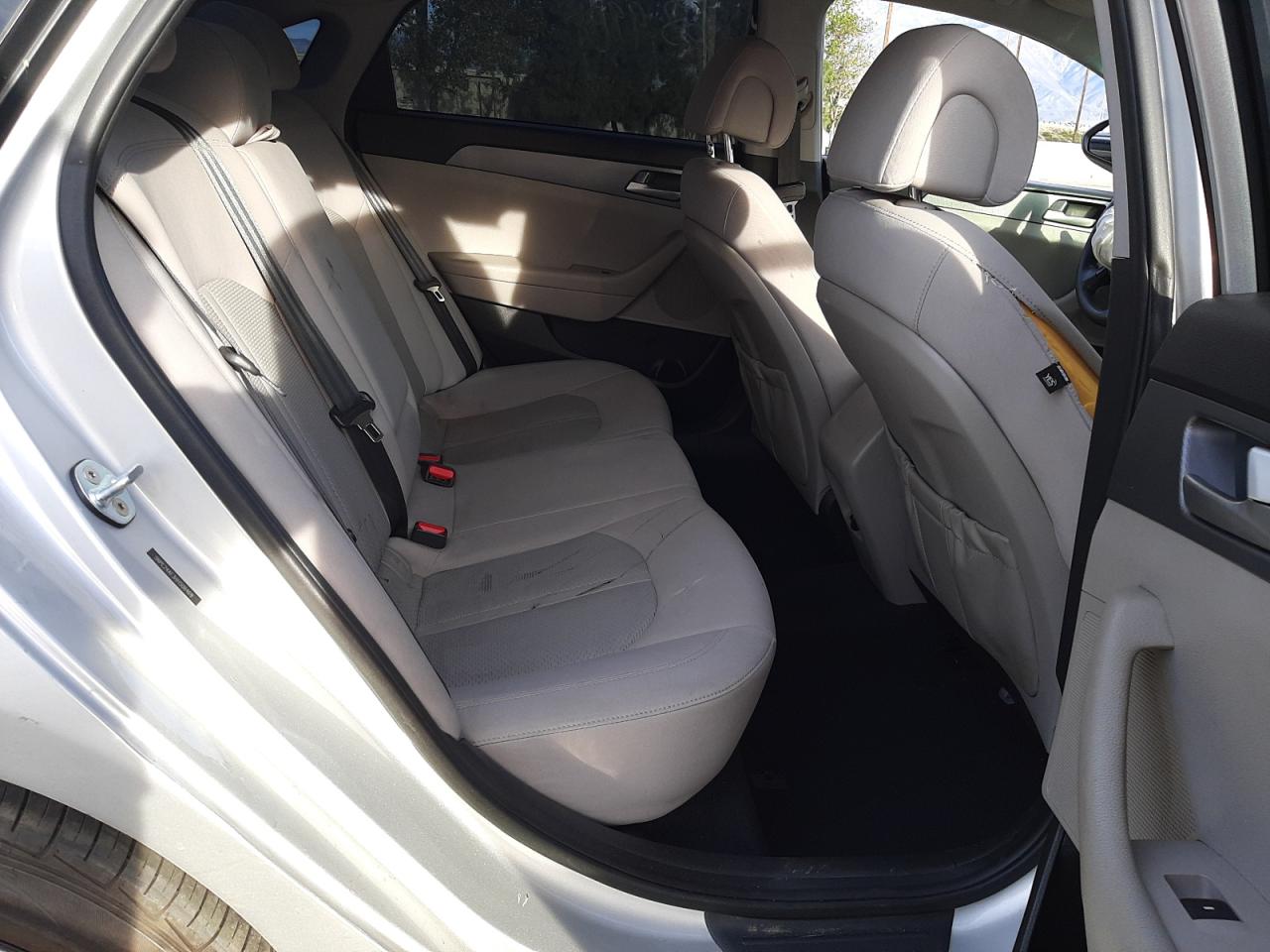Photo 6 from auction – 2017 HYUNDAI SONATA SE with VIN 5NPE24AF3HH508469