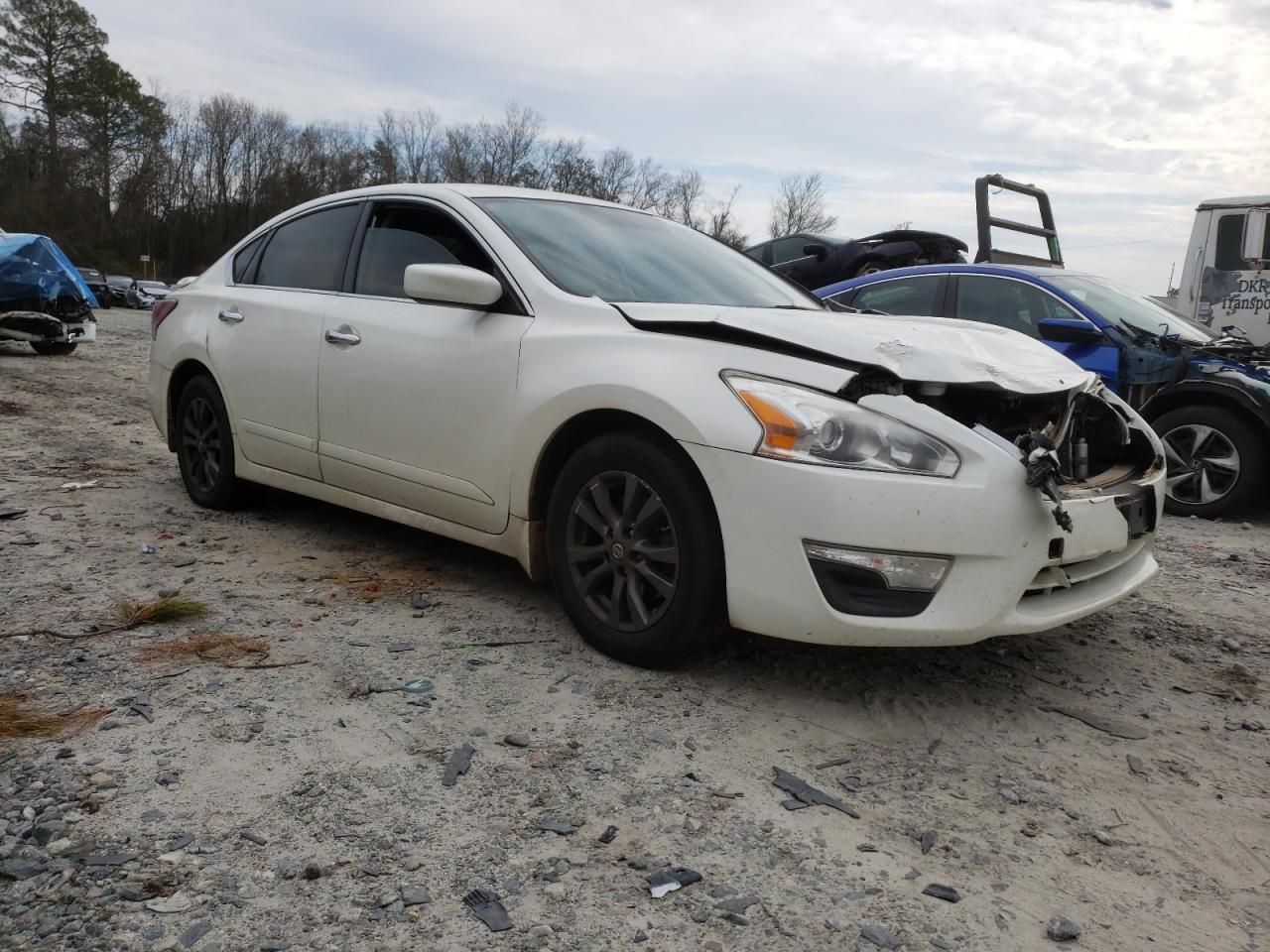 NISSAN ALTIMA 2.5 2015 with VIN 1N4AL3AP7FN922985 - Photo from auction