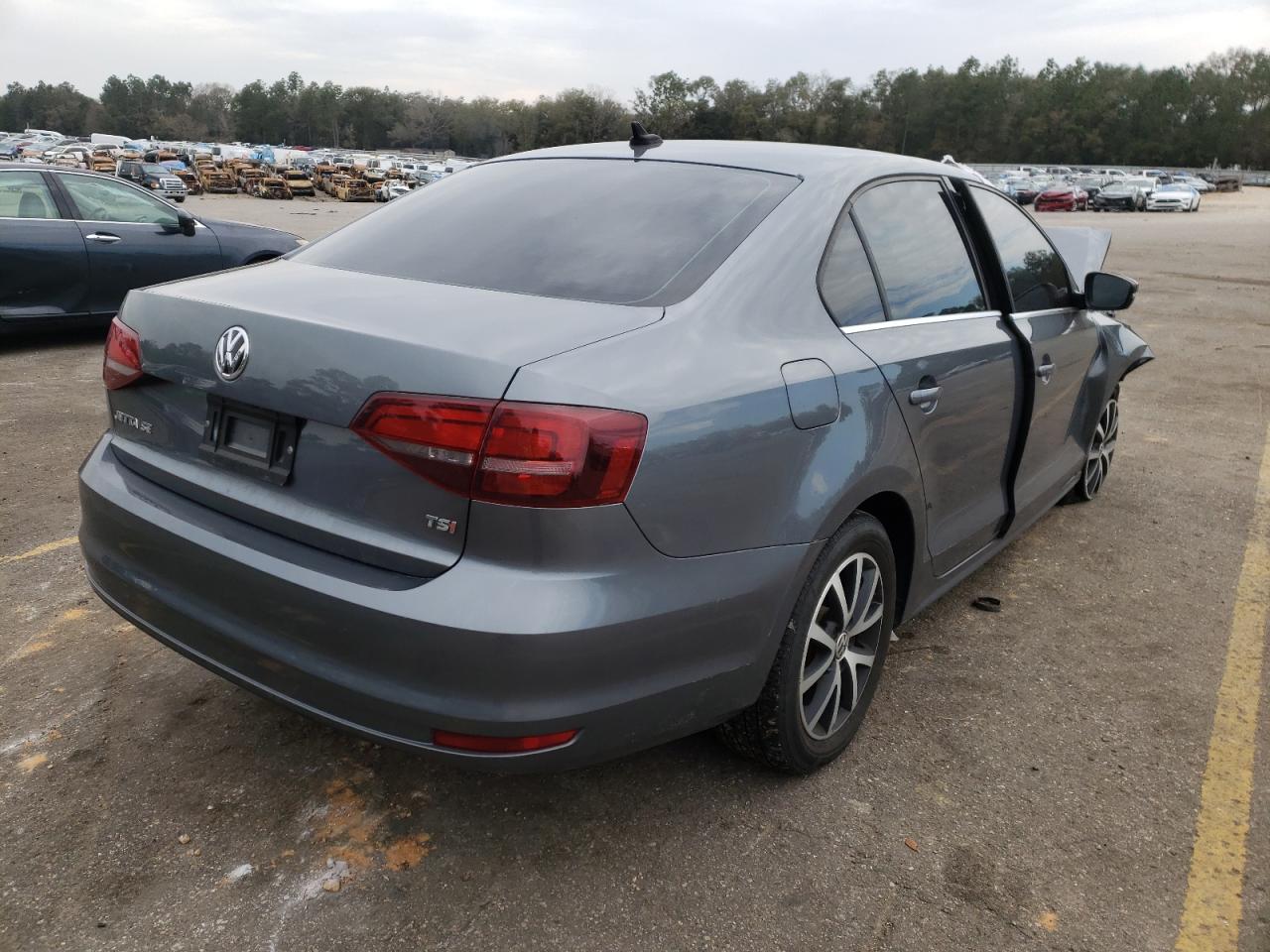Photo 4 from auction – 2017 VOLKSWAGEN JETTA SE with VIN 3VWDB7AJ7HM223251
