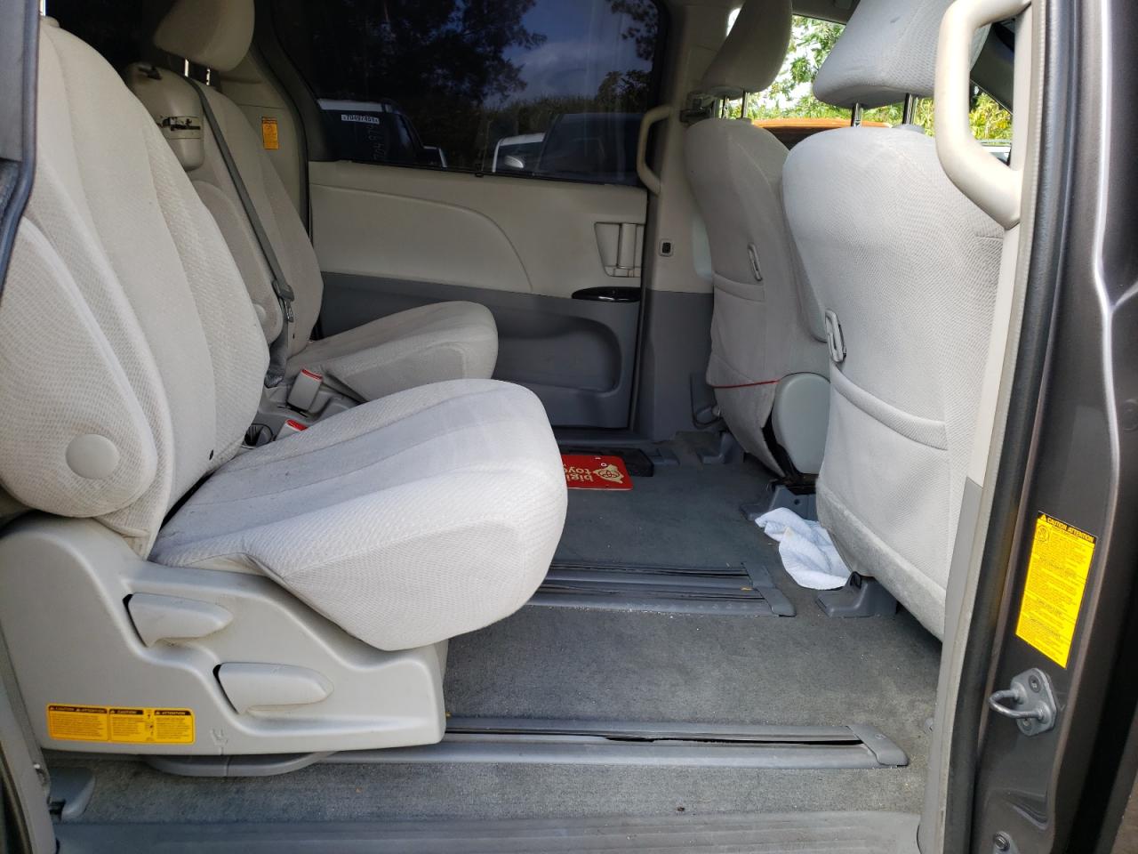 Photo 6 from auction – 2014 TOYOTA SIENNA LE with VIN 5TDKK3DC5ES445606