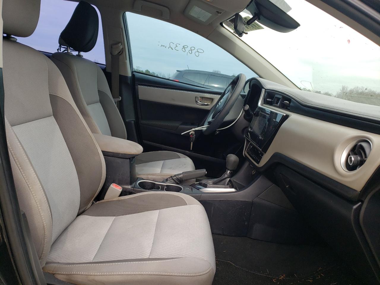 Photo 5 from auction – 2017 TOYOTA COROLLA L with VIN 2T1BURHEXHC794217