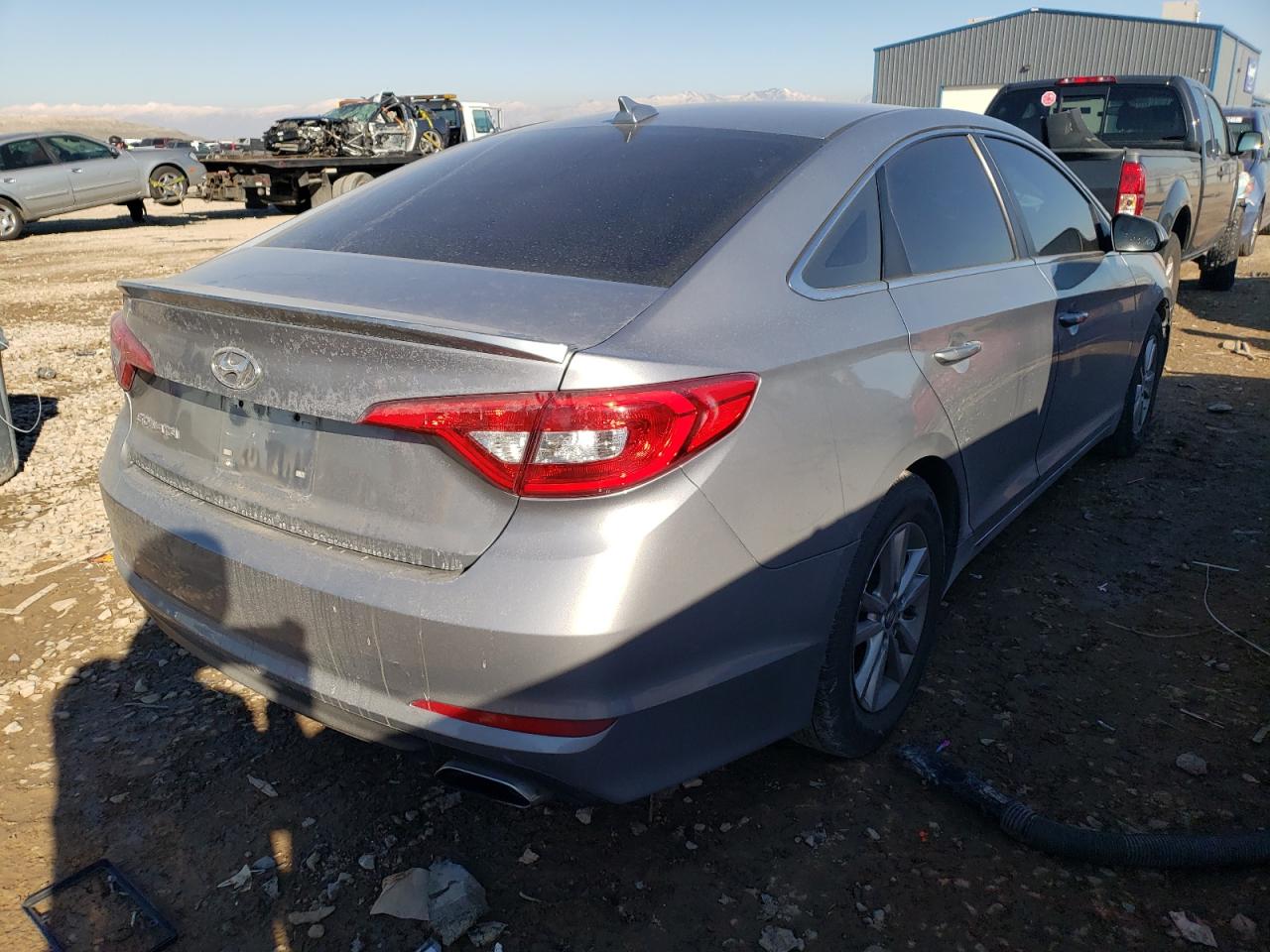 Photo 4 from auction – 2017 HYUNDAI SONATA SE with VIN 5NPE24AF0HH441586