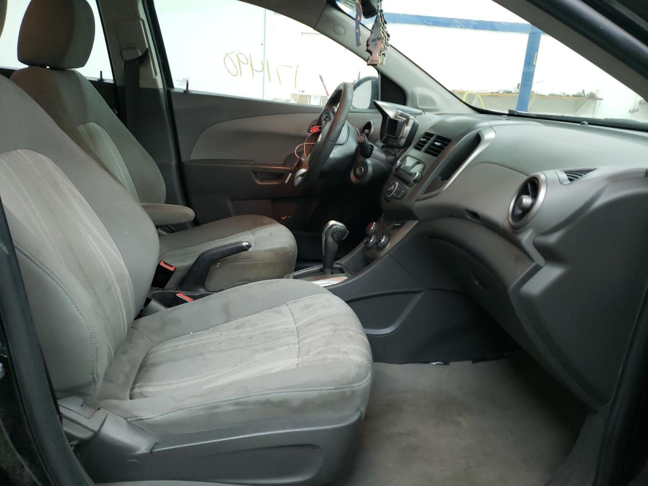 Photo 5 from auction – 2012 CHEVROLET SONIC with VIN 1G1JC5SH4C4102757