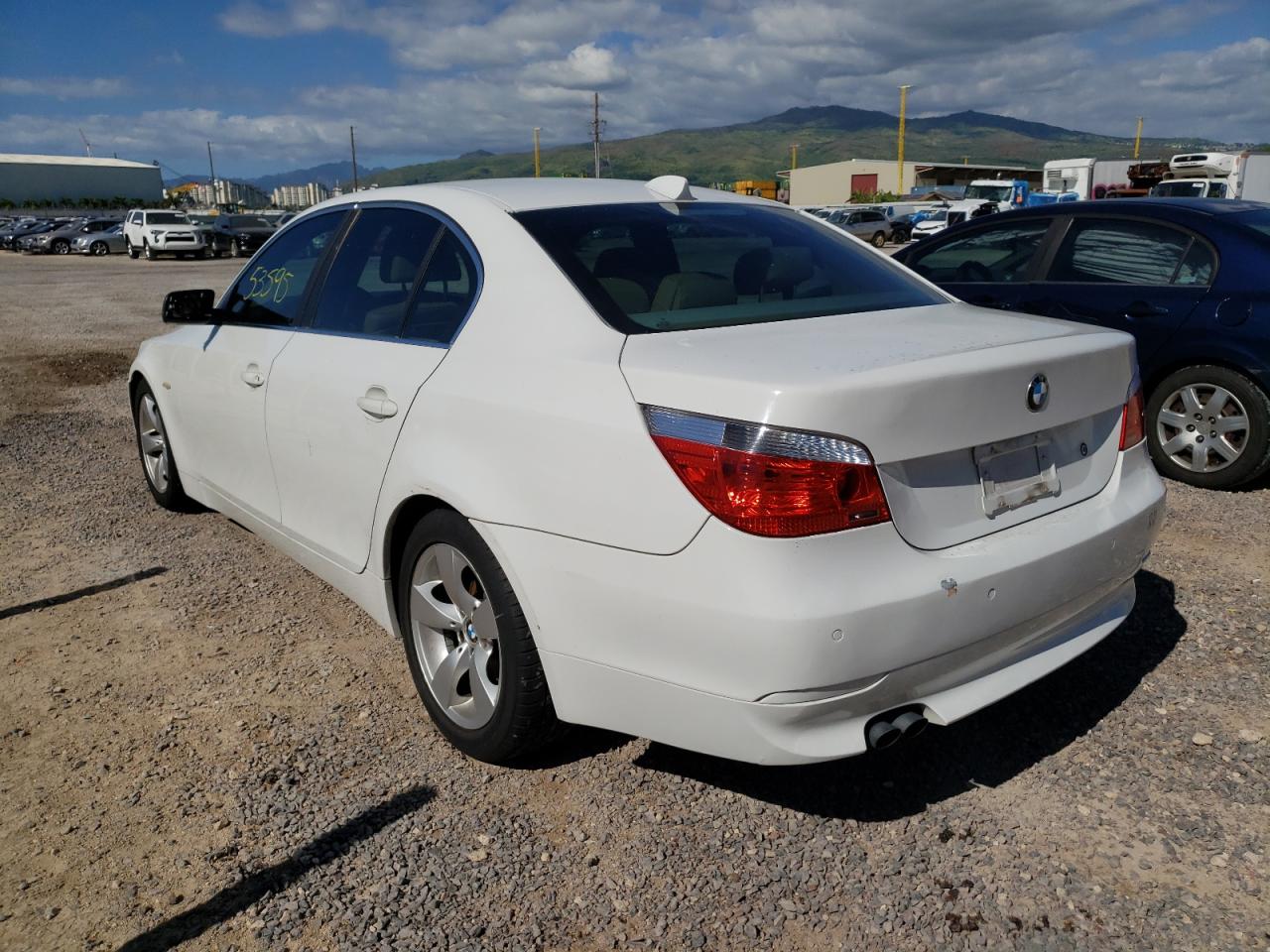 Photo 3 from auction – 2007 BMW 525 I with VIN WBANE53557CW67826