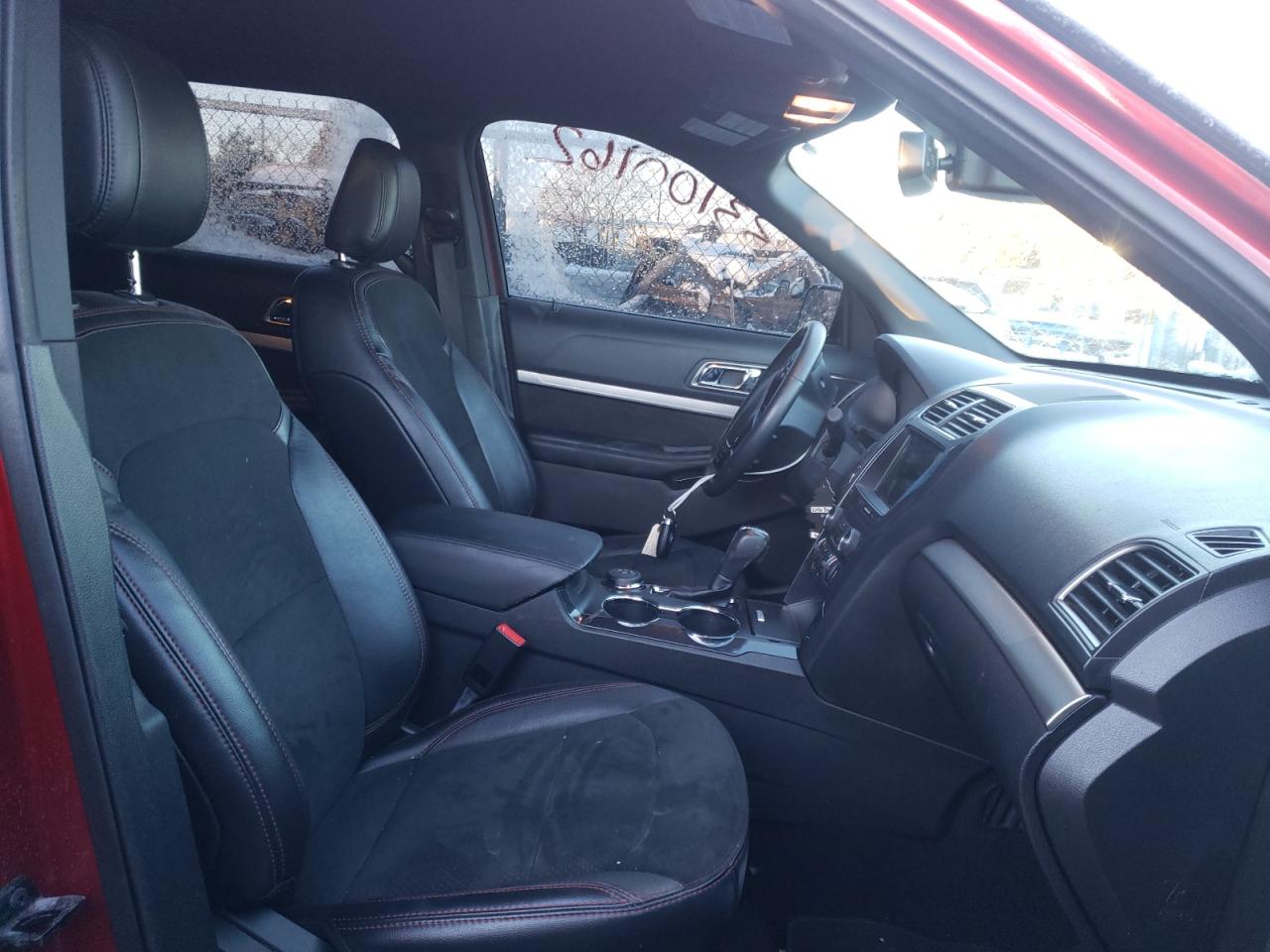 Photo 5 from auction – 2019 FORD EXPLORER X with VIN 1FM5K8D85KGB08179