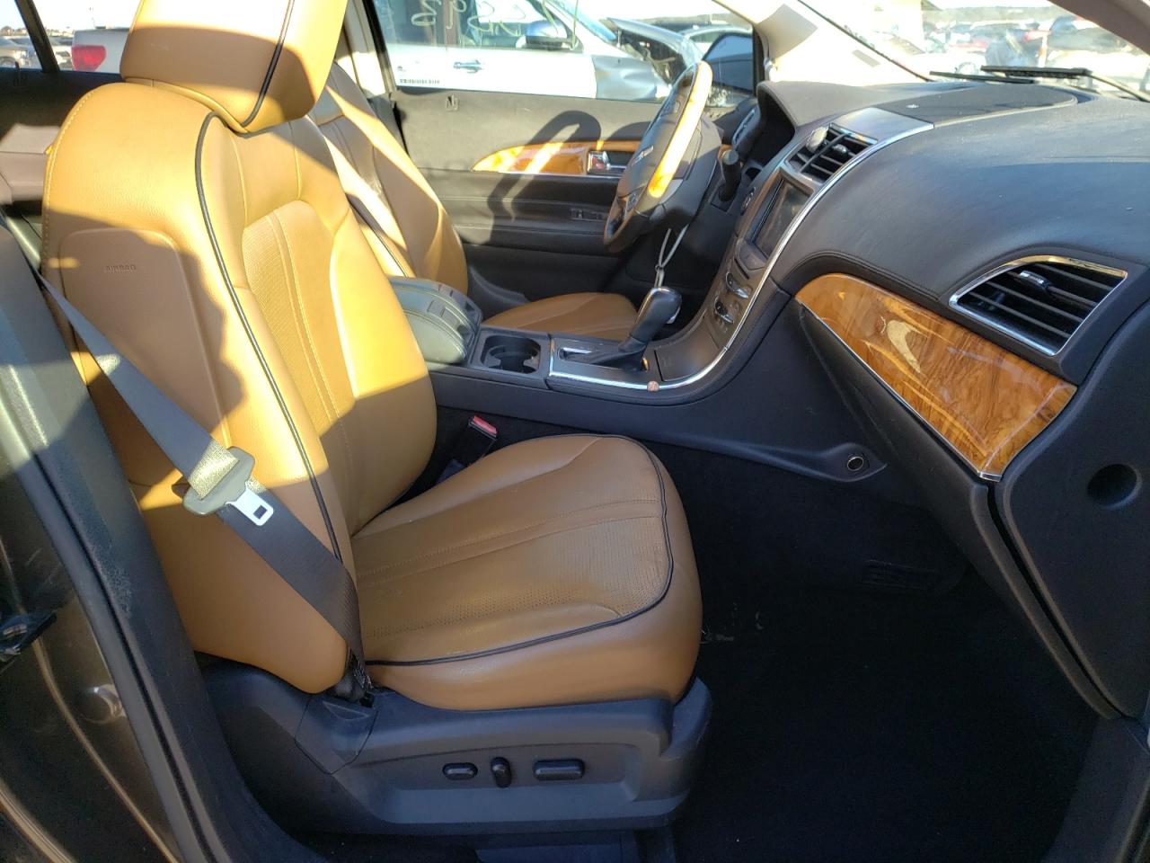 Photo 5 from auction – 2011 LINCOLN MKX with VIN 2LMDJ8JK7BBJ26113