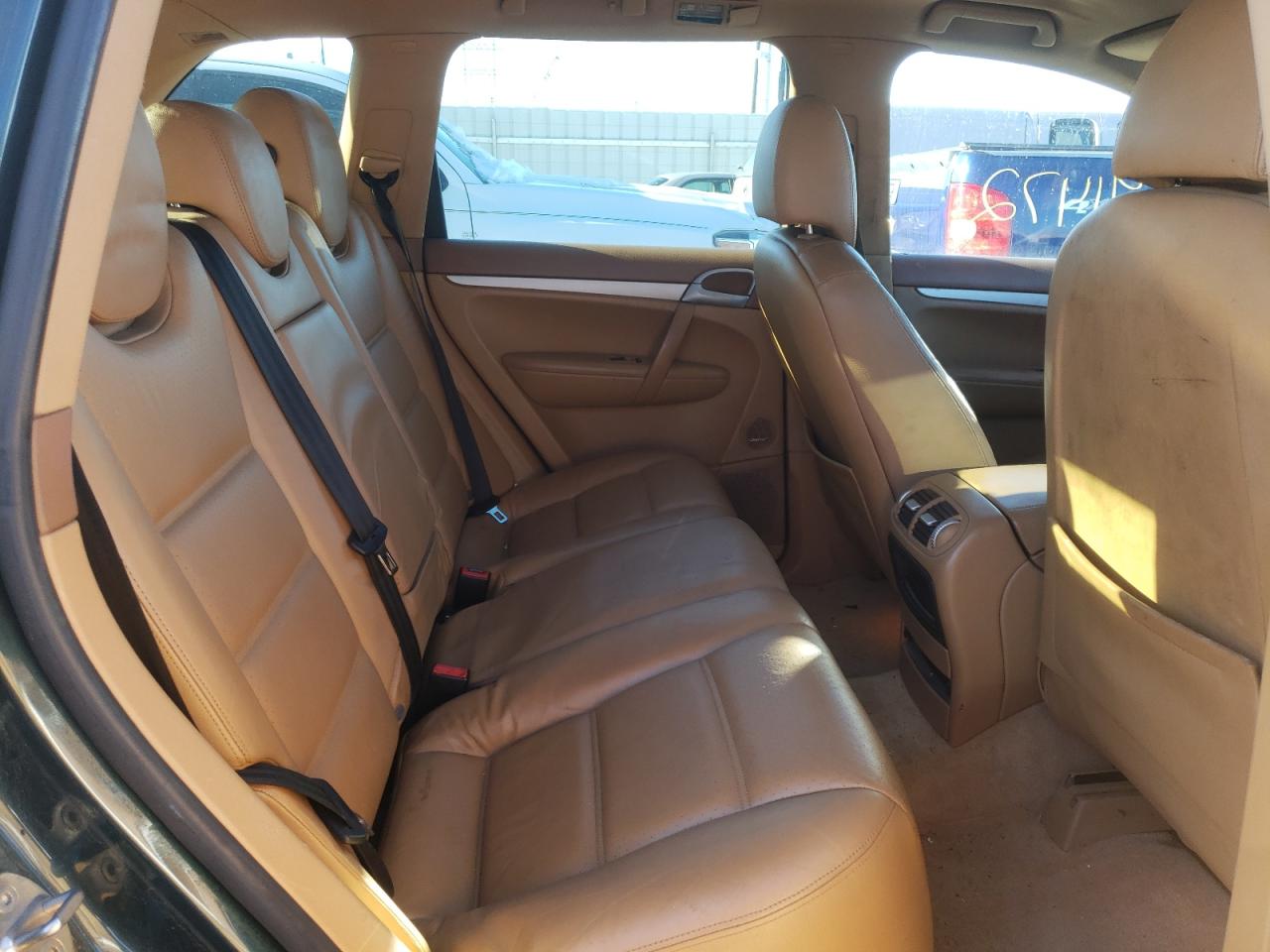 Photo 6 from auction – 2004 PORSCHE CAYENNE S with VIN WP1AB29P94LA63207