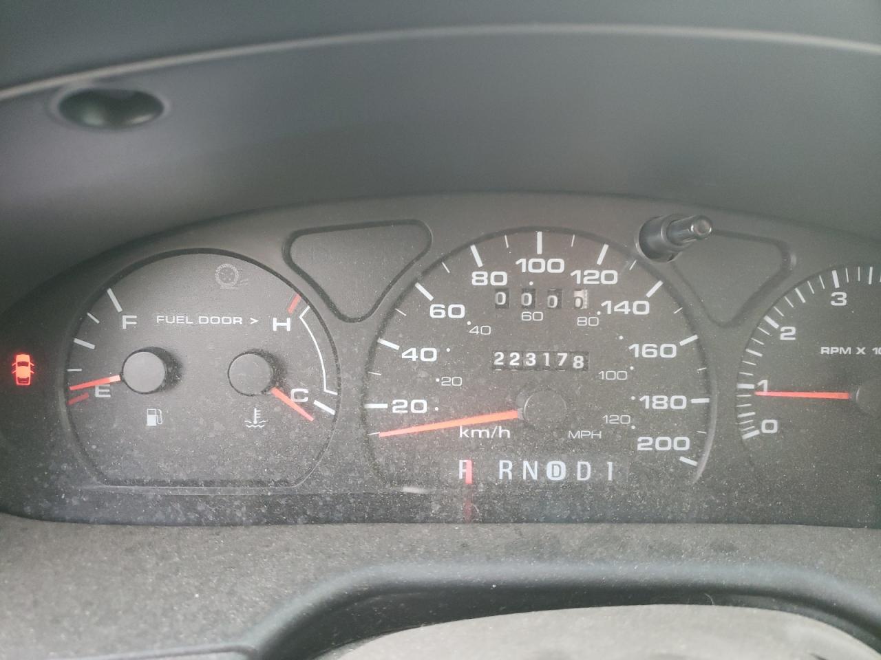 Photo 8 from auction – 2001 FORD TAURUS LX with VIN 1FAFP52U41G199829