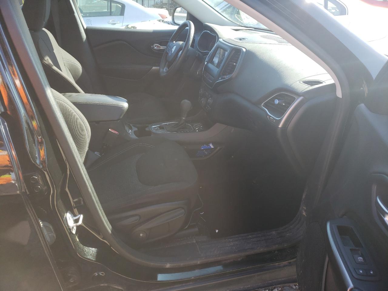 Photo 5 from auction – 2020 JEEP CHEROKEE L with VIN 1C4PJLCB3LD503769