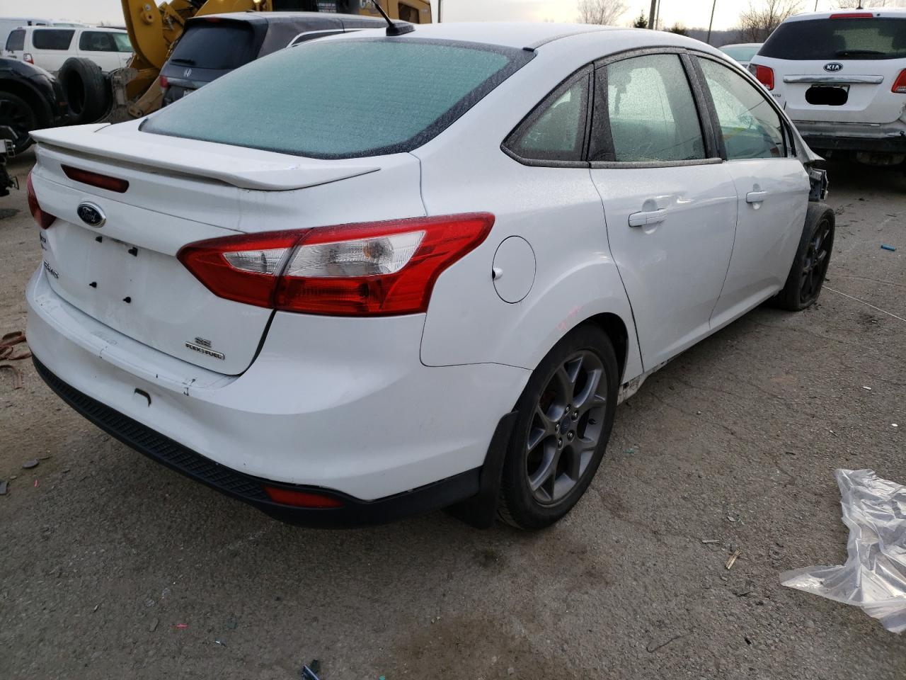 Photo 4 from auction – 2014 FORD FOCUS SE with VIN 1FADP3F21EL108467