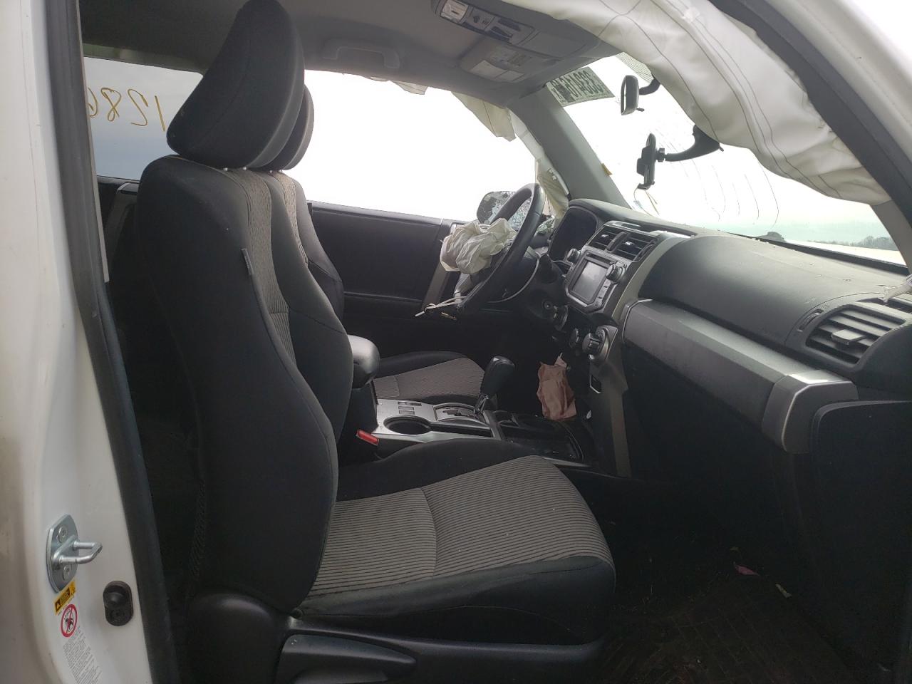 Photo 5 from auction – 2015 TOYOTA 4RUNNER SR with VIN JTEZU5JR3F5106942