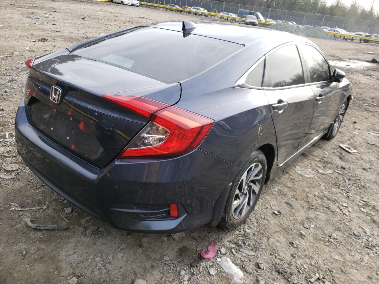 صورة رقم 4 من المزاد - 2017 HONDA CIVIC مع VIN 19XFC2F75HE202711