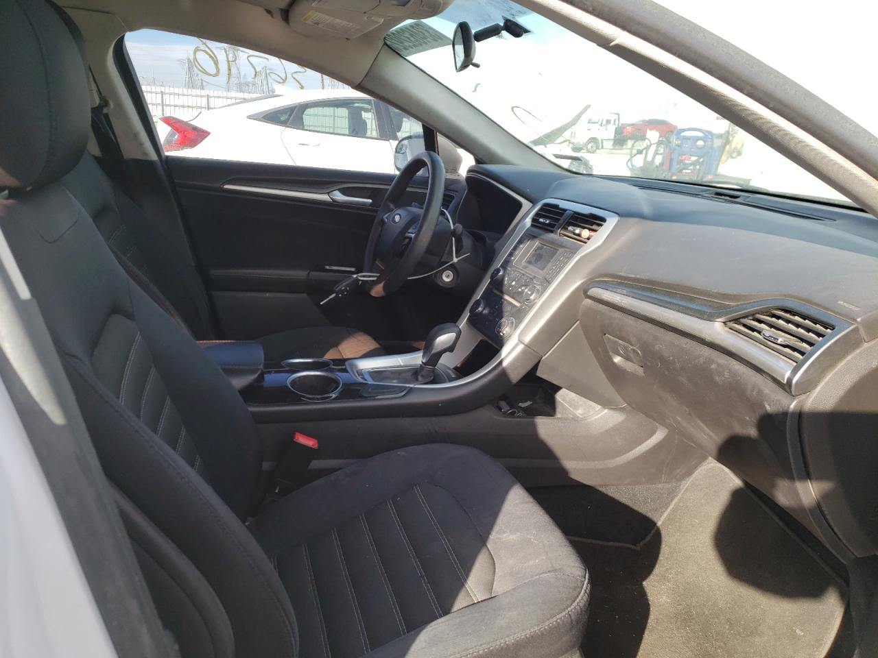 Photo 5 from auction – 2014 FORD FUSION SE with VIN 3FA6P0H71ER122838