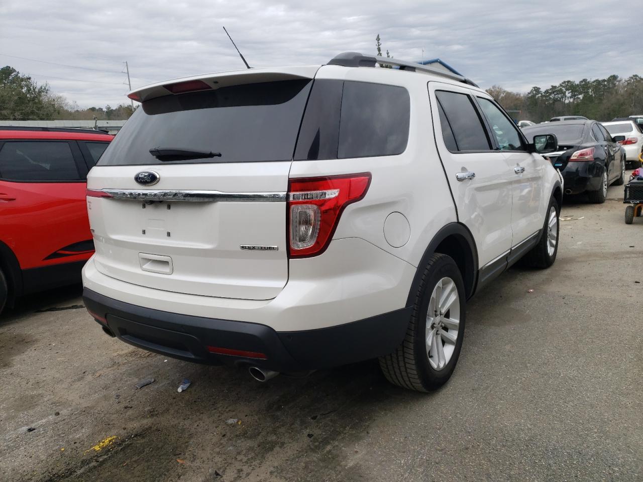 Photo 4 from auction – 2014 FORD EXPLORER X with VIN 1FM5K7D85EGA84903
