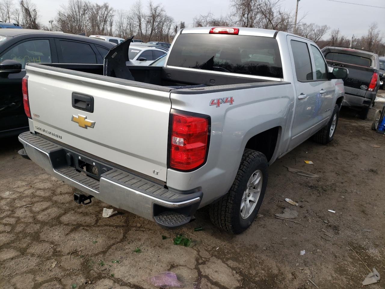 Photo 4 from auction – 2017 CHEVROLET SILVERADO with VIN 3GCUKREH4HG100494