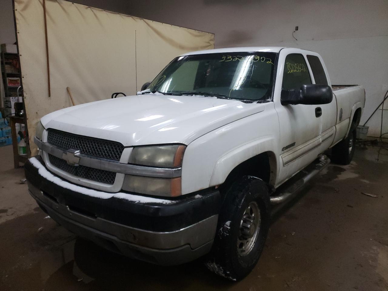 Photo 2 from auction – 2003 CHEVROLET SILVERADO with VIN 1GCHC29U83E340676