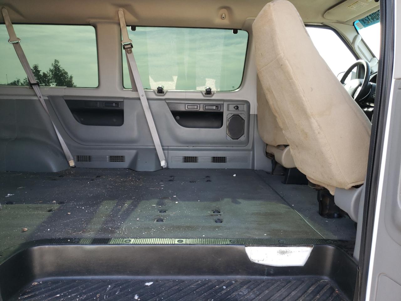 Photo 6 from auction – 2006 FORD ECONOLINE with VIN 1FBNE31LX6HA97014