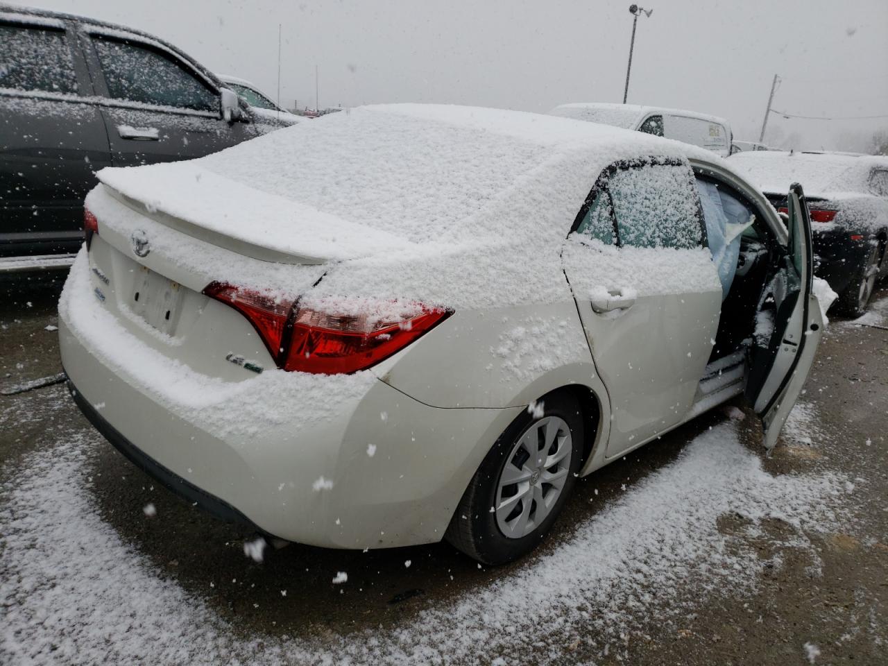 Photo 4 from auction – 2018 TOYOTA COROLLA LE with VIN 5YFBPRHE4JP805256