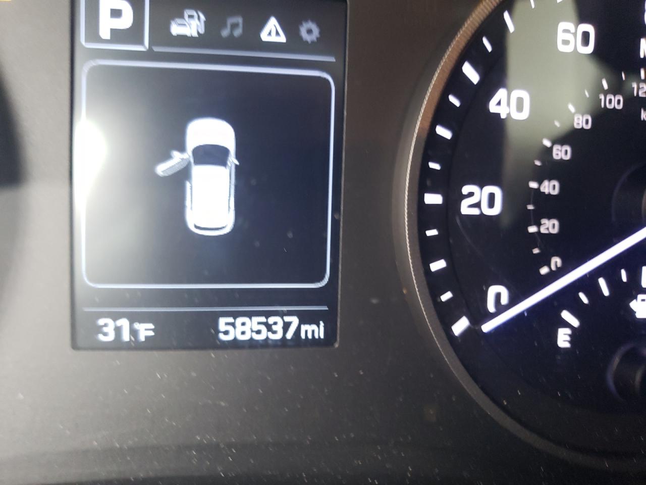 Photo 8 from auction – 2016 HYUNDAI TUCSON LIM with VIN KM8J3CA26GU052969