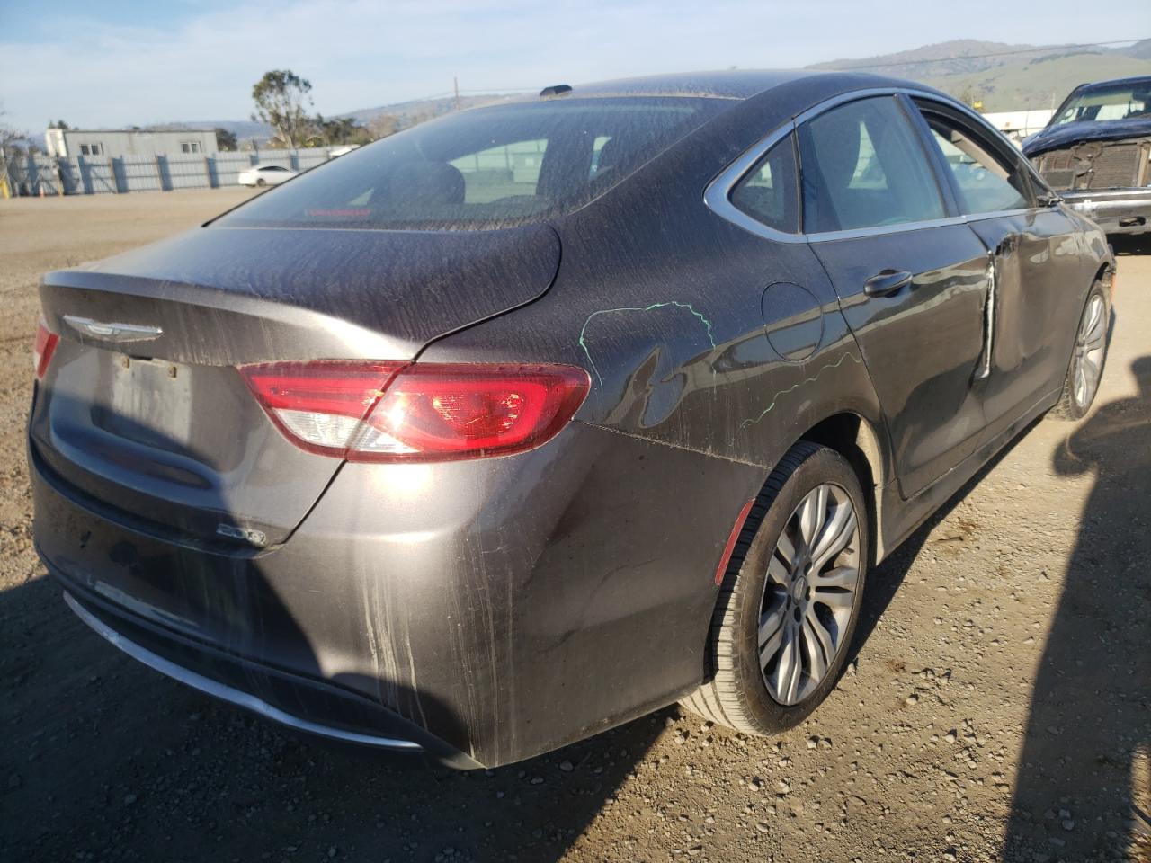 Photo 4 from auction – 2015 CHRYSLER 200 LIMITE with VIN 1C3CCCAB5FN582246
