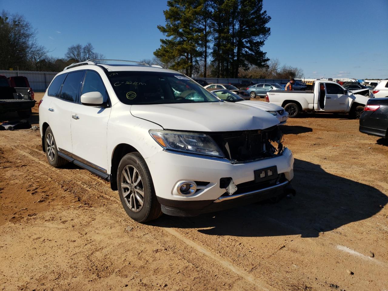 NISSAN PATHFINDER 2014 with VIN 5N1AR2MM3EC617817 - Photo from auction