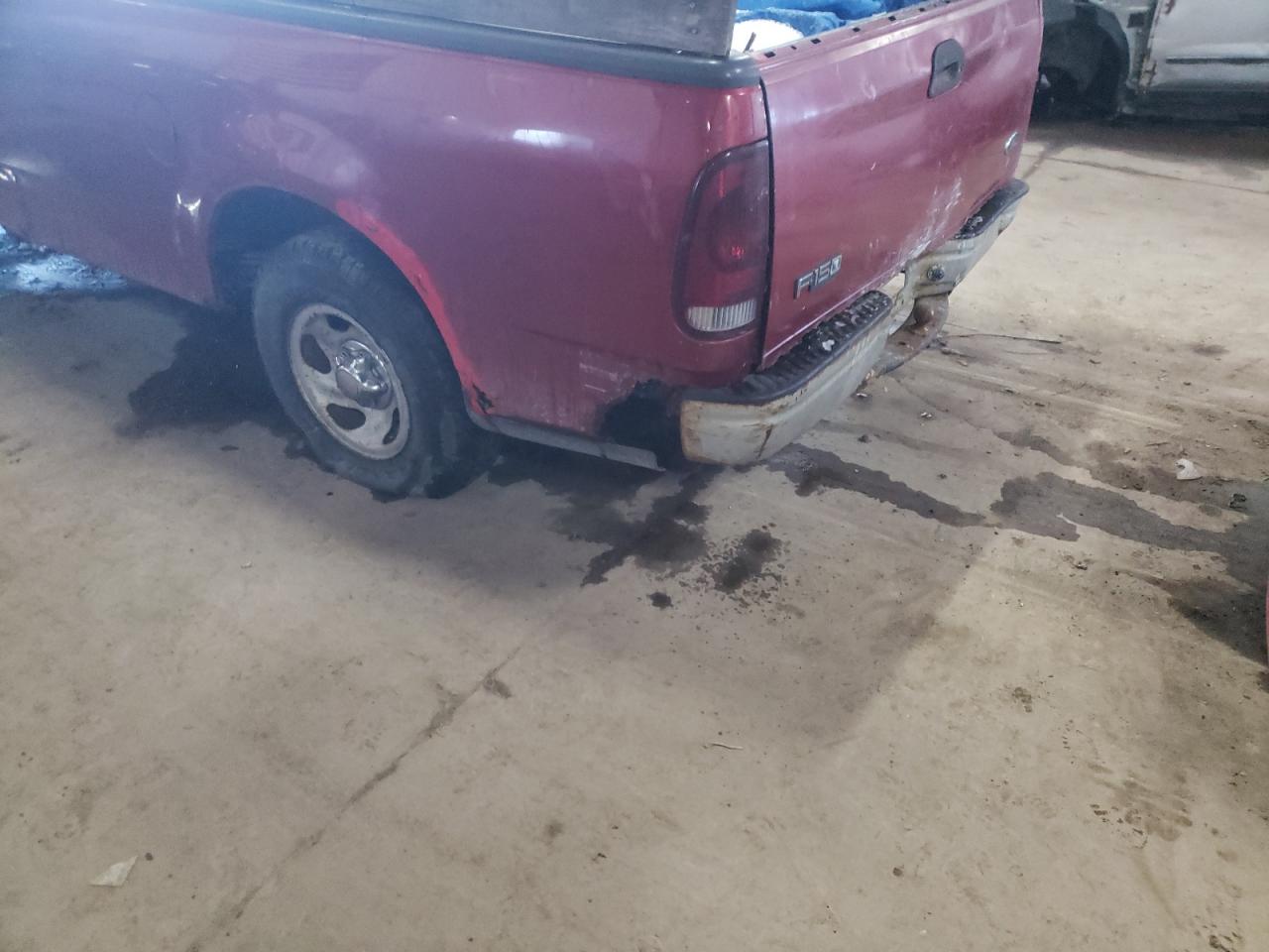 Photo 9 from auction – 2000 FORD F150 with VIN 2FTRF17W2YCA72408